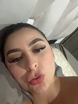 Kattycollinss1 élő XXX-chatje