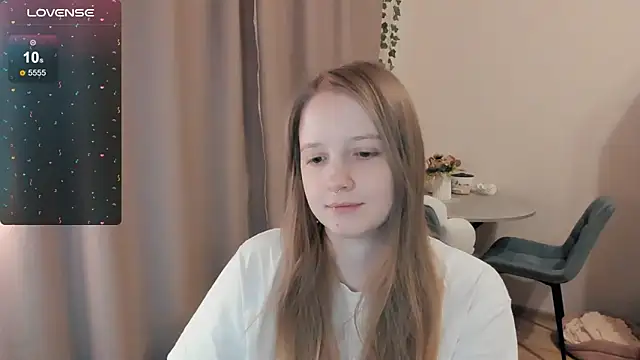 Alyaley élő XXX-chatje