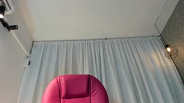 KOURTNEY-- élő XXX-chatje