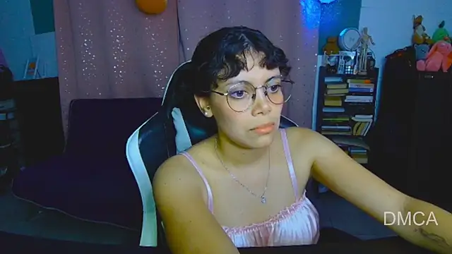 Drea_Foox Adlı Modelin Canlı XXX Sohbeti