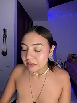 Bonni_lohan Adlı Modelin Canlı XXX Sohbeti