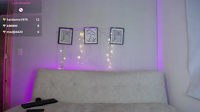 แชท XXX สดของ Sweet_Bella_Valery