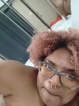 Peachii69 Adlı Modelin Canlı XXX Sohbeti