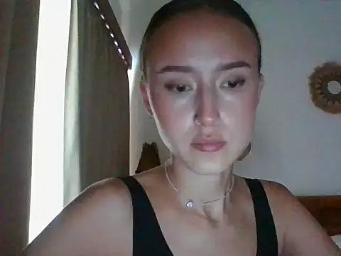 Nyvoria 现场XXX聊天