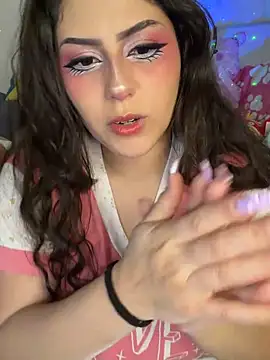 TuWaifuVirtual1 Adlı Modelin Canlı XXX Sohbeti