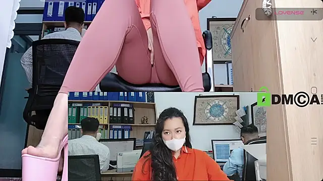 Sime_Naughty Adlı Modelin Canlı XXX Sohbeti