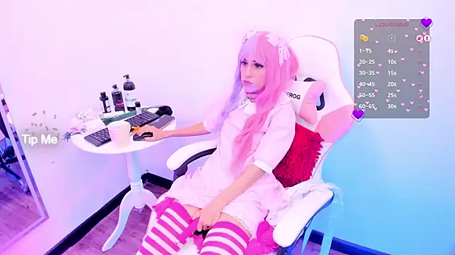 cherry_moon1 élő XXX-chatje