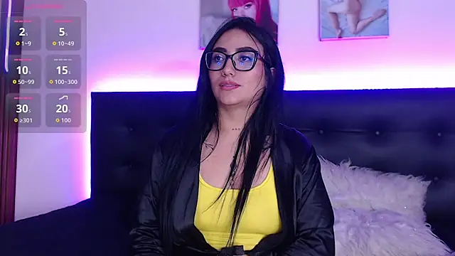 SeleneMore Adlı Modelin Canlı XXX Sohbeti