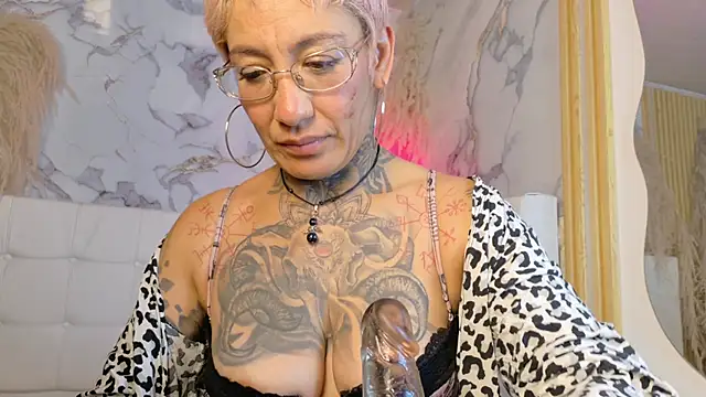 Everlyn_sexx live XXX chat