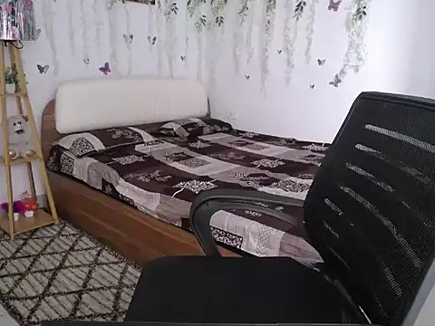 Czat XXX na żywo – Naughtyy_stripgirl