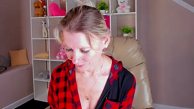 Julie_Lucas' Live XXX Chat