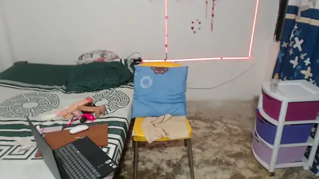 Olgahunder's Webcam Show