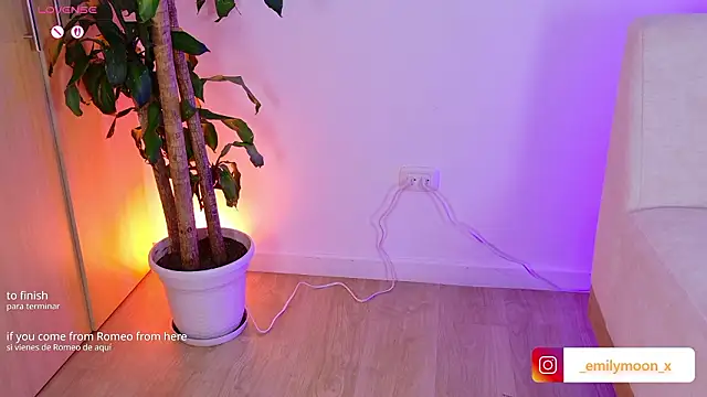 onlyemily_: απευθείας συνομιλία ΧΧΧ