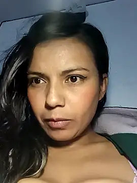 cinthia2011's Live XXX Chat