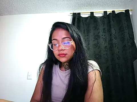 XXX chat uživo modela honeyblue12