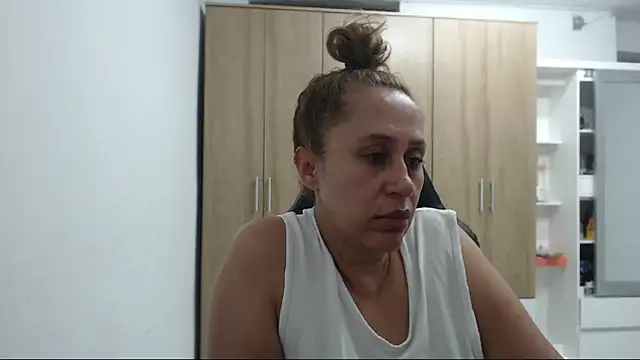 Chat XXX ao vivo de RoxanaLove9