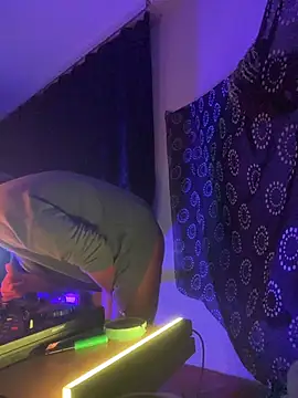 Онлайн чат XXX Guyst049