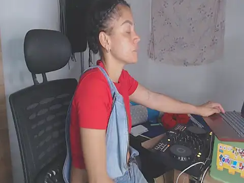 دردشة shayna_cute الجنسية المباشرة