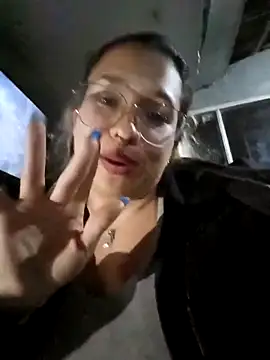 Chat XXX en directo de ISABELLA-24_