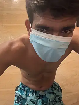 BadBoyTom78 Chat XXX in diretta