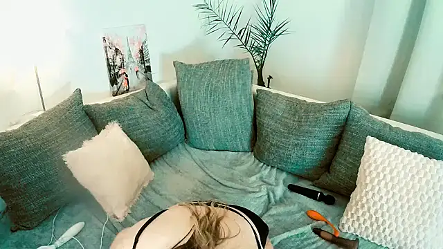 MissPuschelのライブXXXチャット