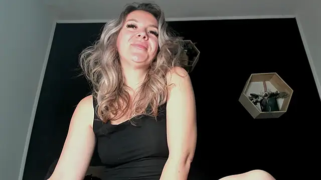 Alesys69 Adlı Modelin Canlı XXX Sohbeti