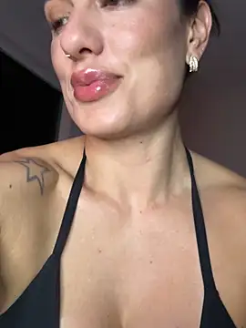 ise_mahh's Webcam Show