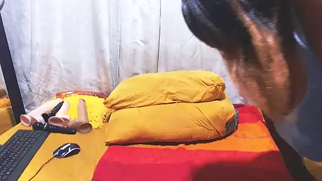 MatureBootyBabe4Uxx Show in webcam