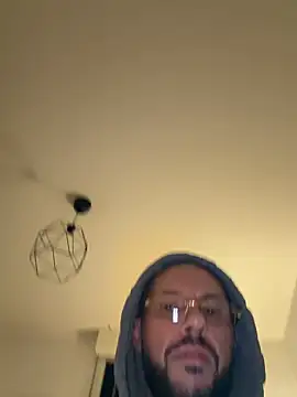 Guitccch 即時 XXX 聊天