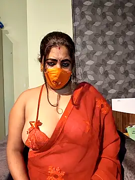 Pokazy przed kamerką – Poly_bhabi