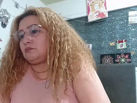 Perla1981-- Live XXX-Chat