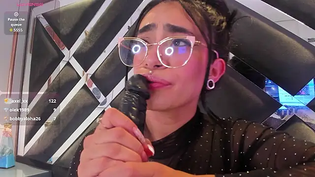 Chatroom XXX en direct de PamelaRed_