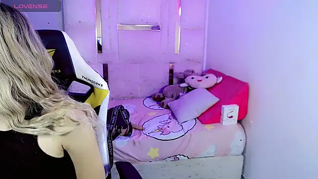 Sophiaa_doll_: онлайн-секс-чат