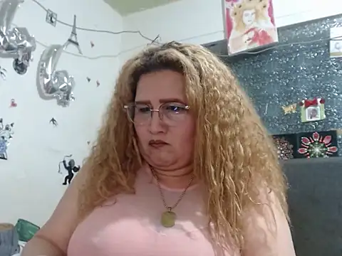 Perla1981-- 现场XXX聊天