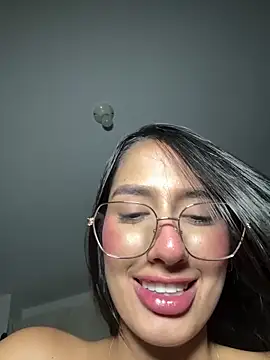 Chatroom XXX en direct de Julieta_Duque