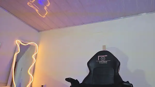 saaya_tay's Live XXX Chat