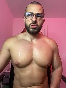 magnumchris 即時 XXX 聊天