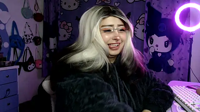 lussyevans24 Live XXX Chat