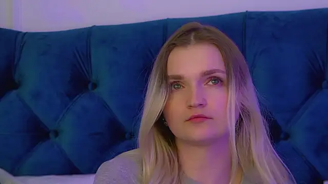 AnnyRaii Chat XXX in diretta