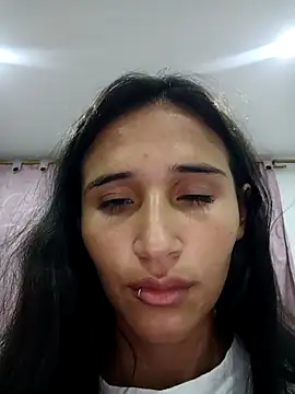 Aria_Maeh Chat XXX in diretta