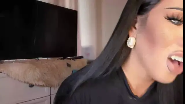 Ts_glamxx Adlı Modelin Canlı XXX Sohbeti