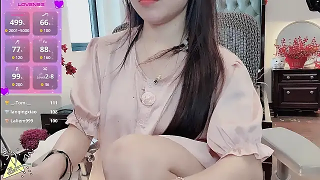 Caryln-Bun's Live XXX Chat