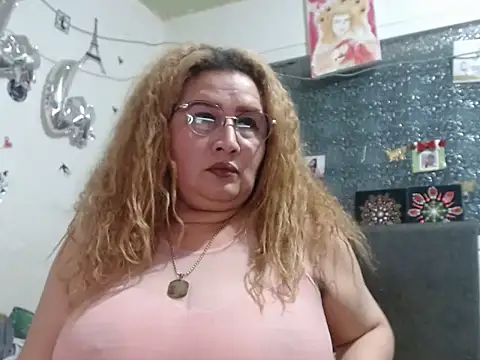 Perla1981-- Live XXX Chat