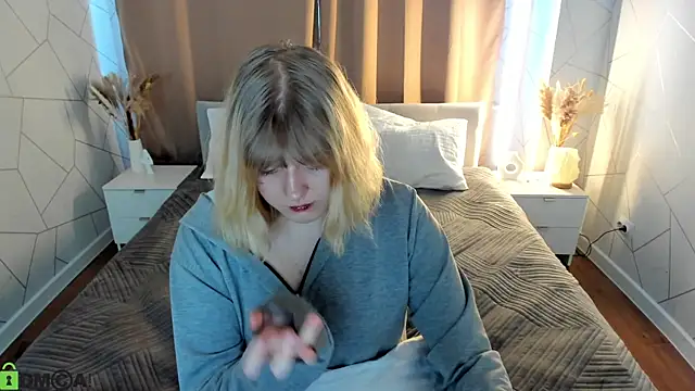 luna_c0ra's Live XXX Chat