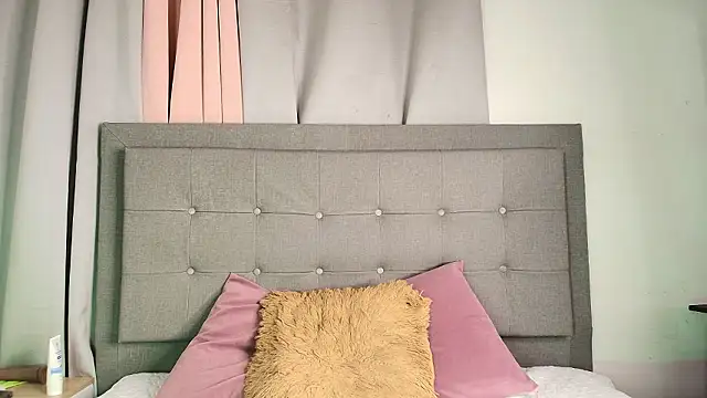 Kiara_noirr Adlı Modelin Canlı XXX Sohbeti