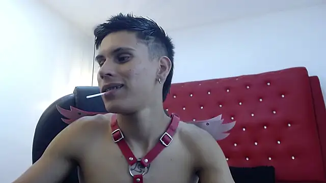 Show modela paul_x18 na web-kameri