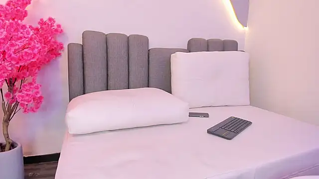 Chlowe_Taylor_'s Live XXX Chat