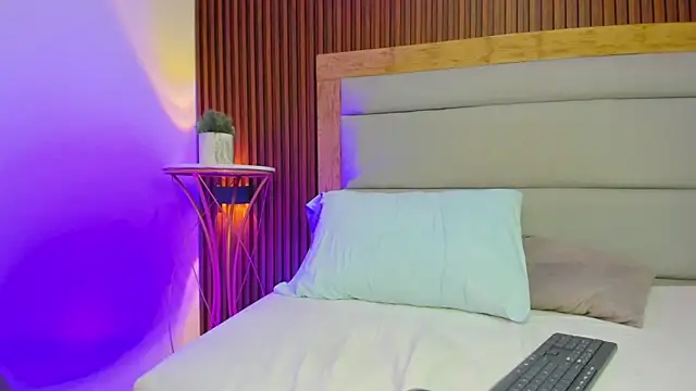 Živý XXX chat mia_watsonn_