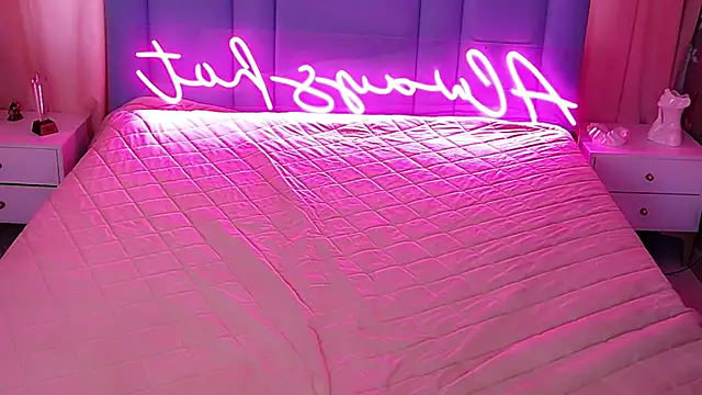 AllwaysHotJ Adlı Modelin Canlı XXX Sohbeti