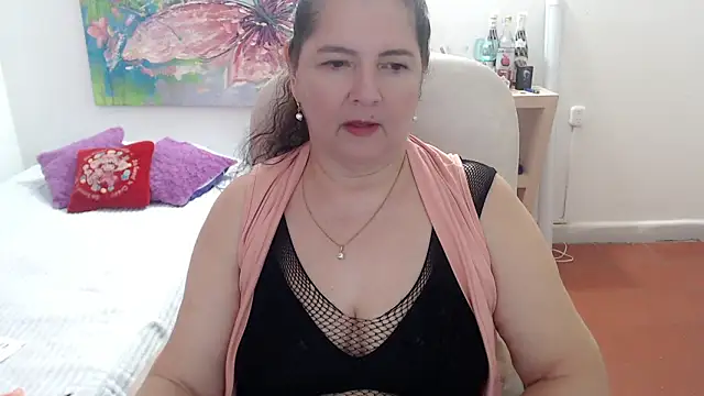 leonela_69 live XXX chat